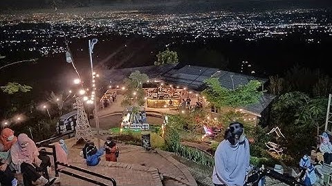 Berita Bangil " Charlie Van Houten Konser Di Pintu Langit Kabupaten Pasuruan "