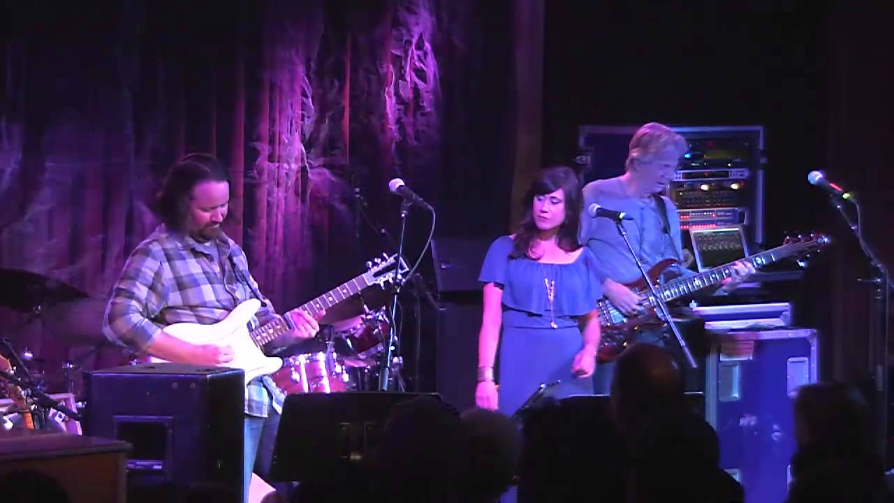 フィル レッシュ グレイトフル デッド77年5月アトランタ公演のセットリストを再現 フルセットライヴ映像 音源を公開 Amass フィル レッシュ グレイトフル デッド77年5月アトランタ公演のセットリストを再現 フルセットライヴ映像 音源を公開 Amass