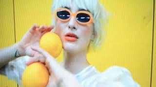 Daisy Dreams – Poolday (Official Video)