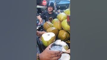 Testing the Best Machetes for Opening Coconuts