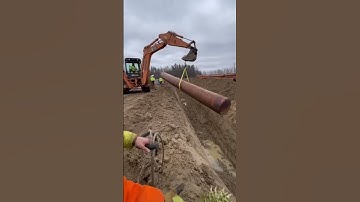 Terrifying Fall! Excavator Uses Bucket for Balance but Slips Off the Cliff!