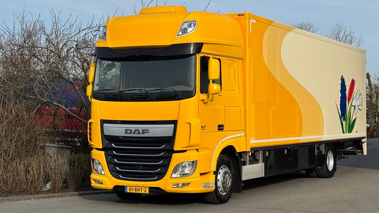 DAF XF super space cab - LIJNRIJDER 7 KARREN BAK - Thermo King - Laadklep - 590dkm - Year 2016
