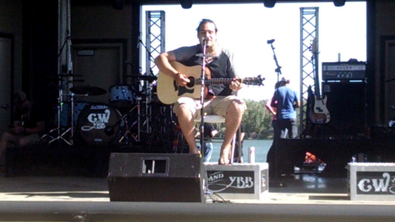 Lance Spears - Old Man (Neil Young cover) - live at Oahe Days 2017