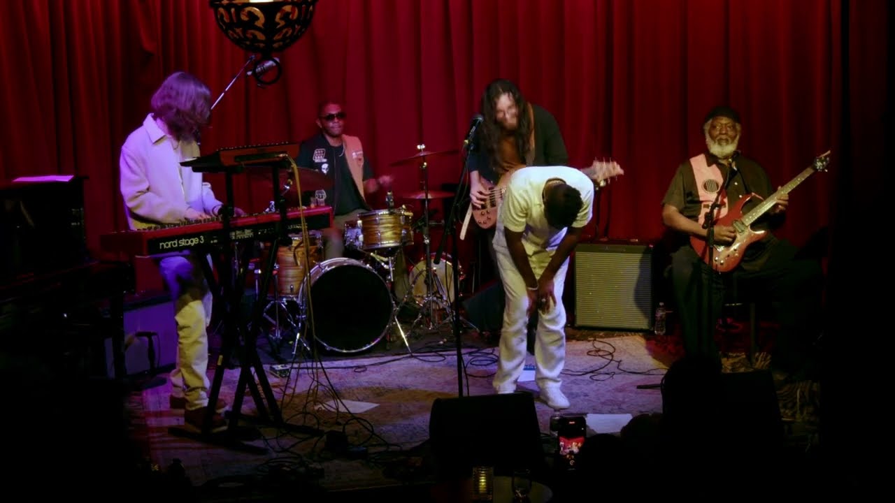 MyCompiledThoughts - Bite Me (Live)