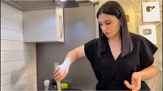 картинка: КАК ОБЖАРИТЬ КУРИЦУ БЕЗ БРЫЗГ МАСЛА / ВСЕГДА ЧИСТАЯ ПЛИТА И КУХНЯ!