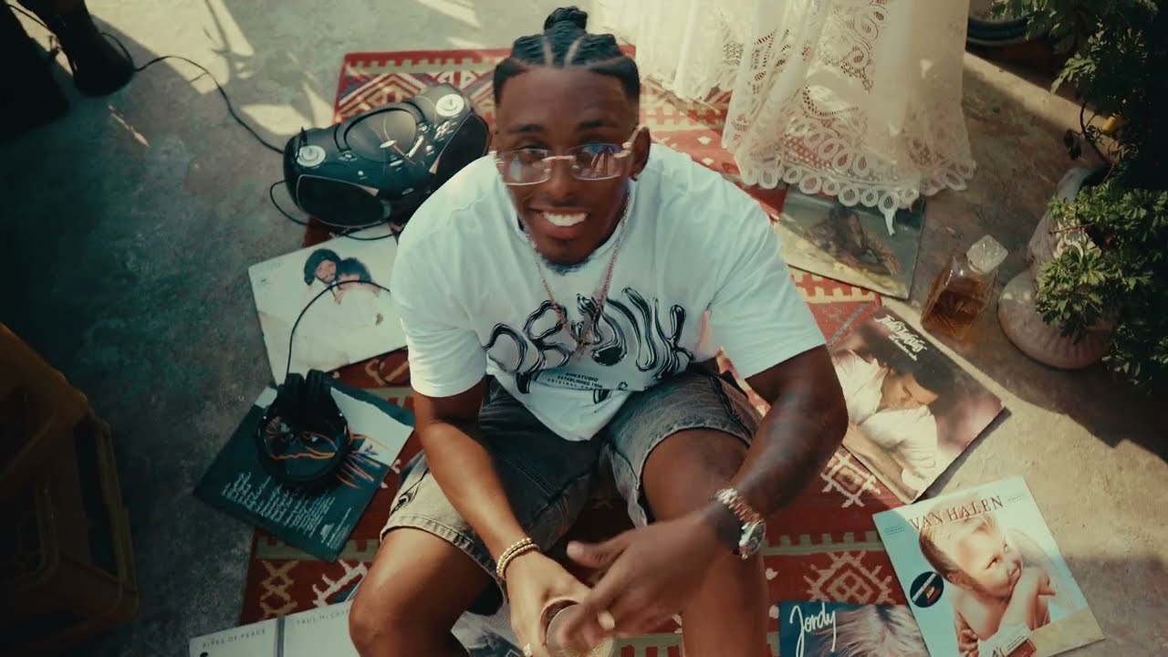 Andres Couper - Mona Riza (Video Visualazer)