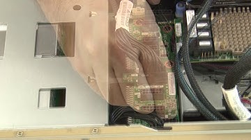 Lenovo ThinkSystem SR635 installing a power inverter Board