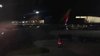Southwest B737-700 Safety Demo in Baltimore
