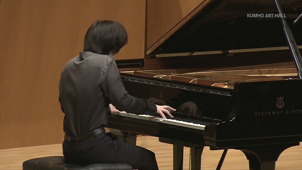 R. Schumann Piano Sonata in f minor op. 14 - Dasol Kim 김다솔