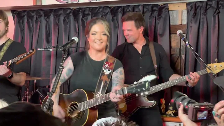 Ashley Mcbryde live at a little dive bar in Dahlon...