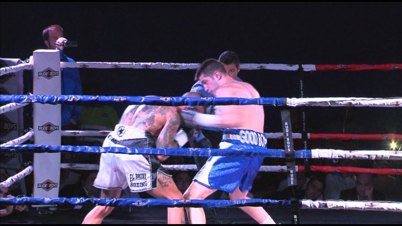 Combate Profesional Jon Miguez vs Israel Muñoz boxwood wreath