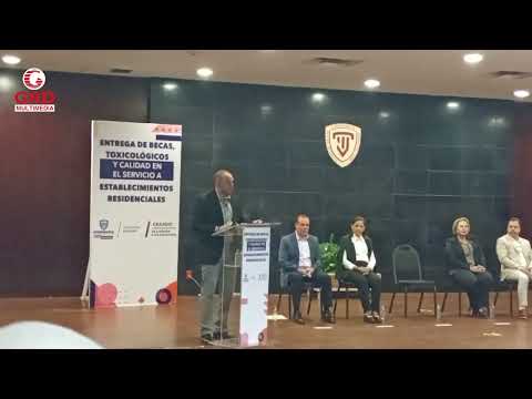 Entrega Gobierno becas