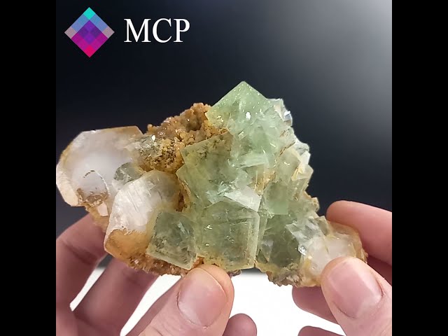 GFS0143 FLUORITE, CALCITE - RUSSIA