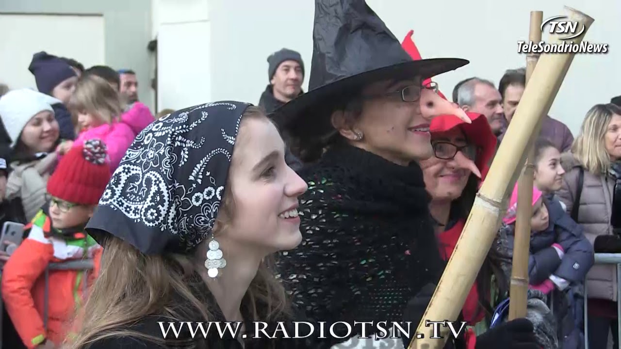 La Befana Vien Di Notte Streaming Youtube