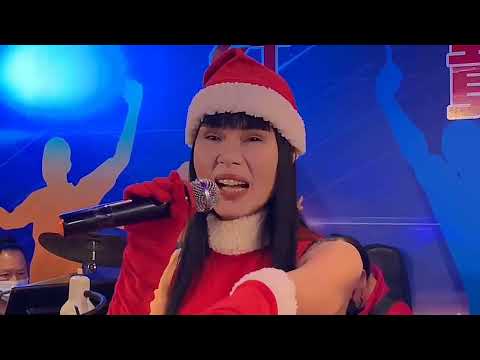 110/12/24"我在戀愛"CoCo在紅寶石音樂茶坊演唱
