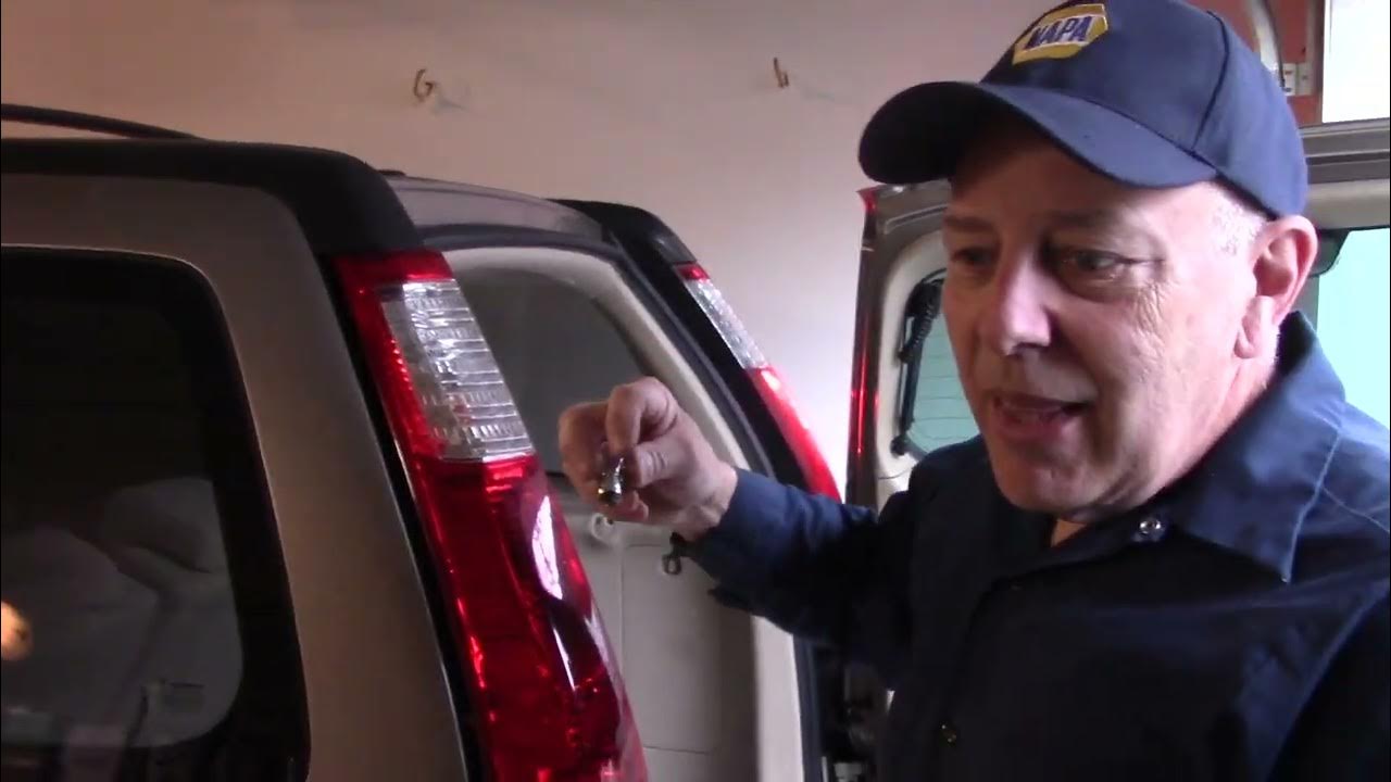How To Change A Brake Light On A 2002-2006 Honda CRV - YouTube
