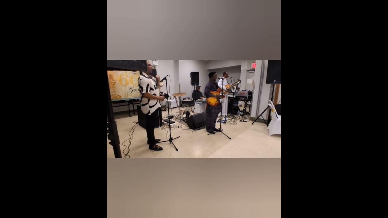 Mrs Ronke Olaniyi's 60th Birthday Party was Unique style ✨️ 🎂🎤🔥💃💙🎤