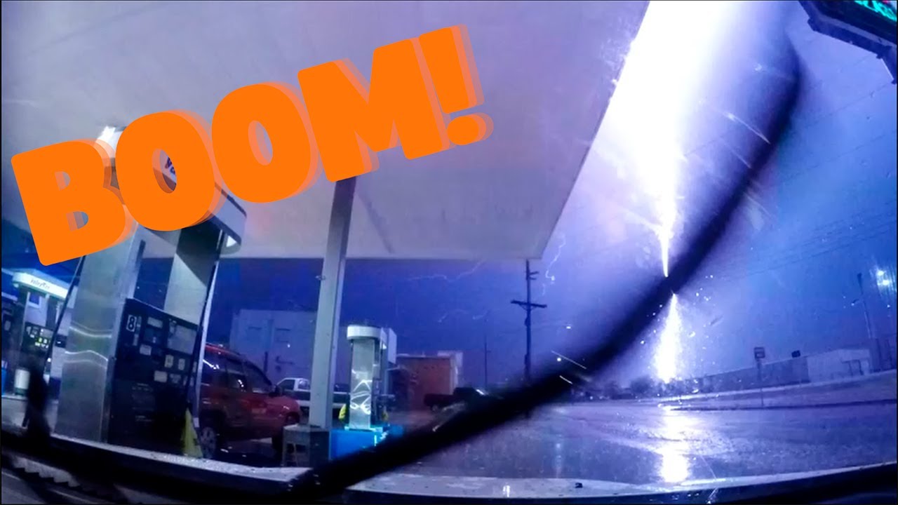 Positive lightning with LOUD thunder