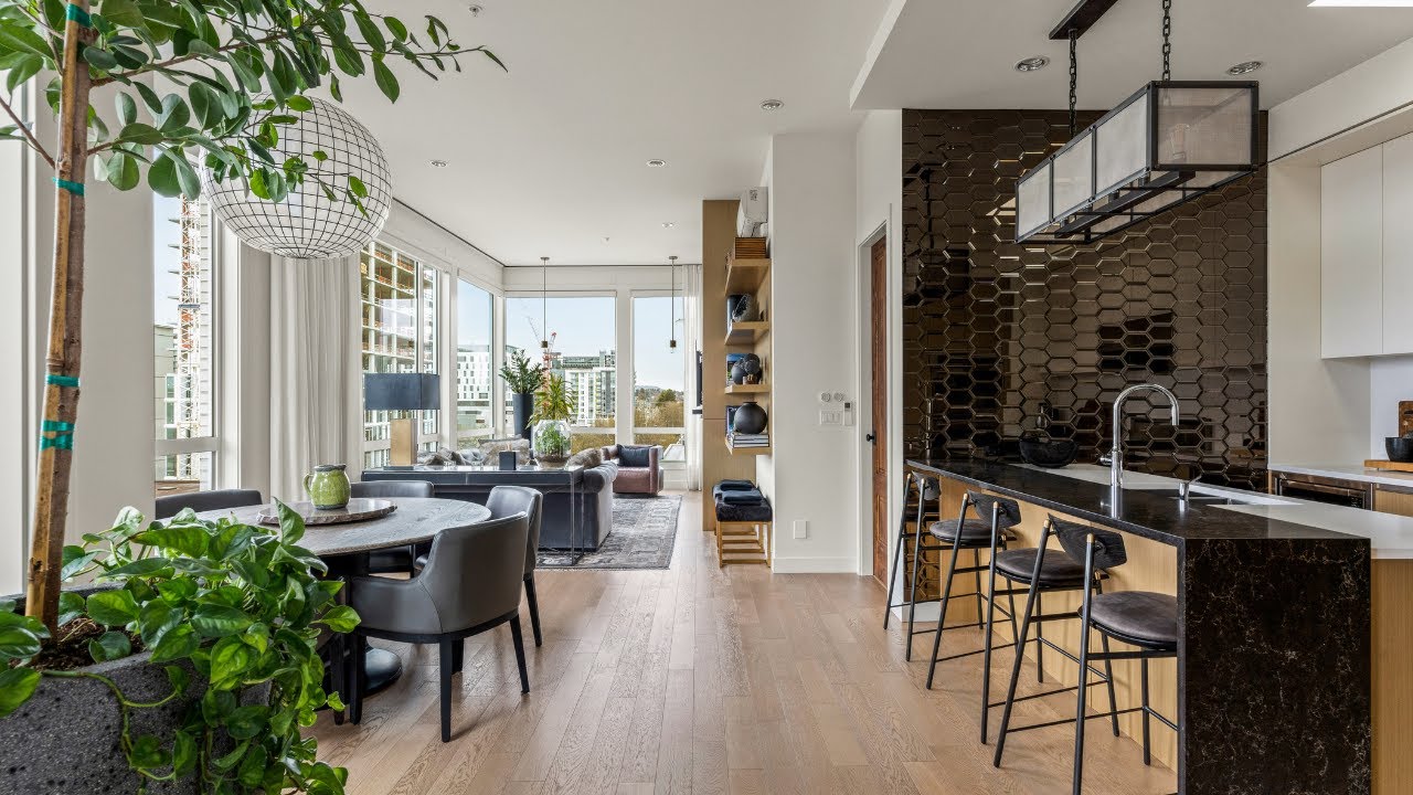 Luxury Home in Victoria, BC: Penthouse at Black + White