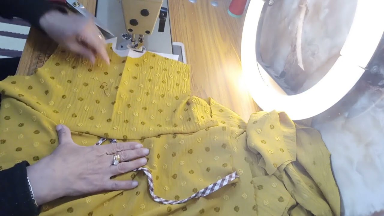 فصال وخياط فستان طفله عمر 4 سنوات