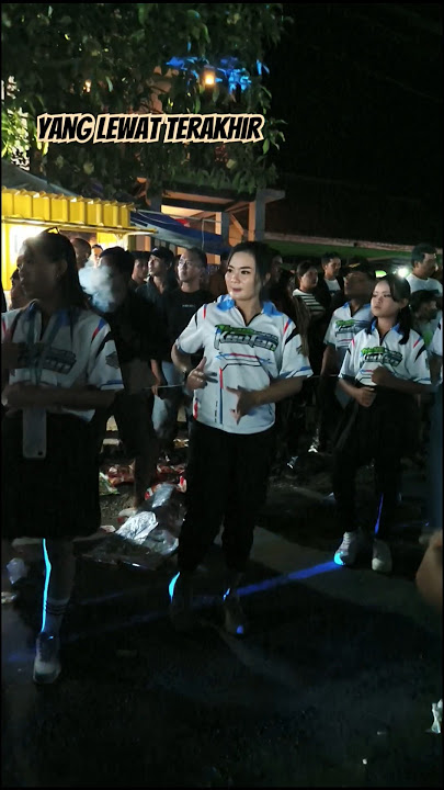 penonton full karnafal salam rejo #dancer #cantik #blitar #jawatimur #djremix #joget #shorts