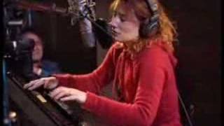 Tori Amos Caught a Lite Sneeze Live chords