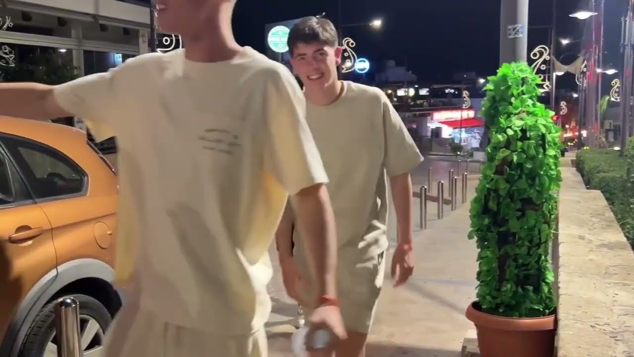 BUSHMAN PRANK: SCARING PEOPLE !!