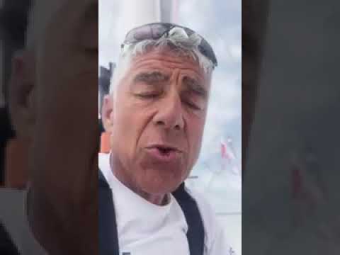 ⁣Entrée d'eau par la trappe de fond pour Manuel Cousin à bord de Coup de Pouce 😢