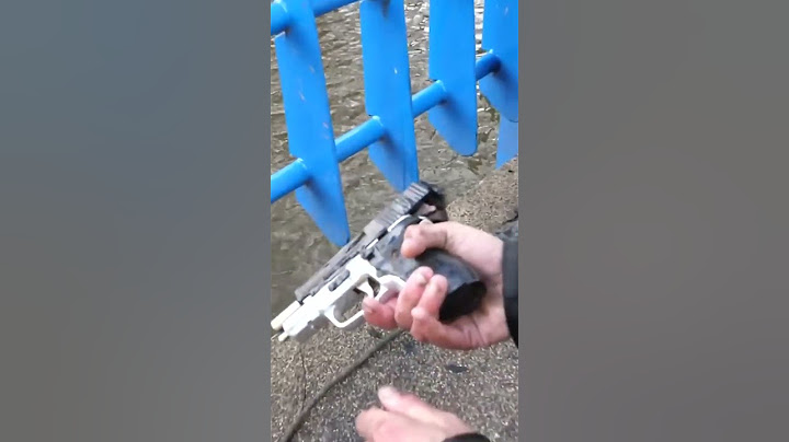Pistool Gevonden Met Magneetvissen