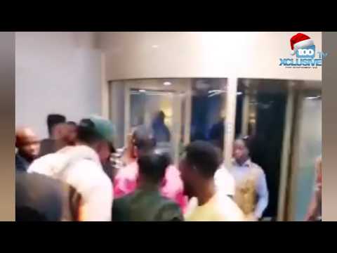 Watch Davido Snub Olamide At Kizz Daniel's Show In Lagos