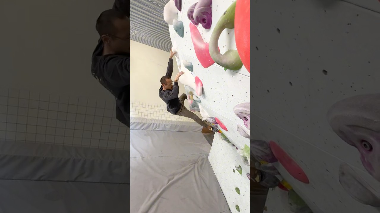 Black tape, white holds - Gasverket 