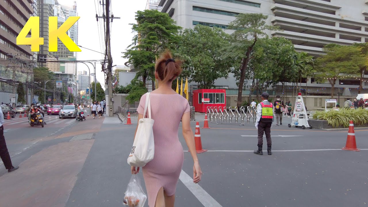 [4K] Asok Skywalk and Asok Montri Road on the early evening / Bangkok