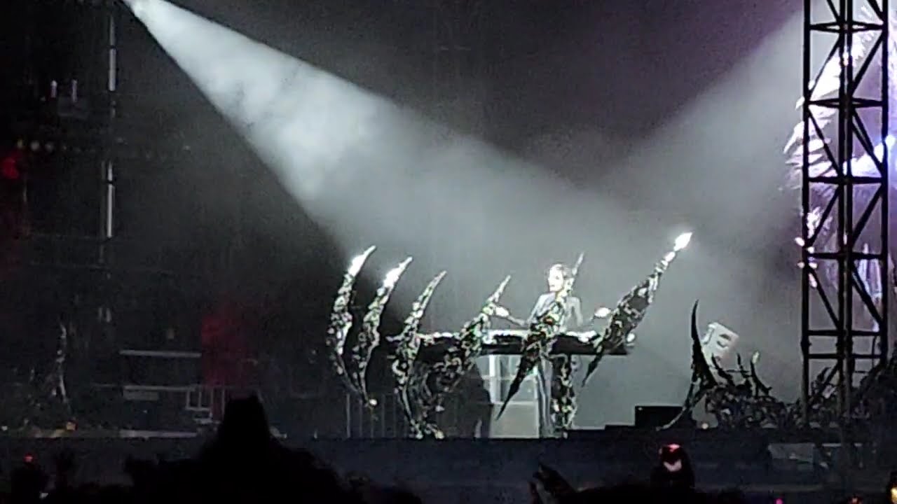 Sara Landry presents Eternalism live in Austin