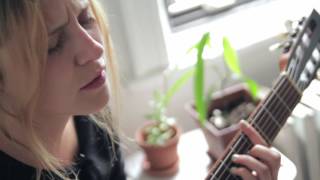 Helena Deland - «A Stone is a Stone» en session acoustique chords