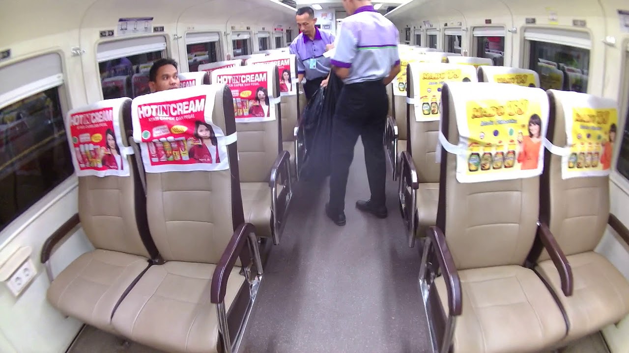 Interior Gerbong Ekonomi Kereta Api Tegal Bahari / Cirebon Ekspres