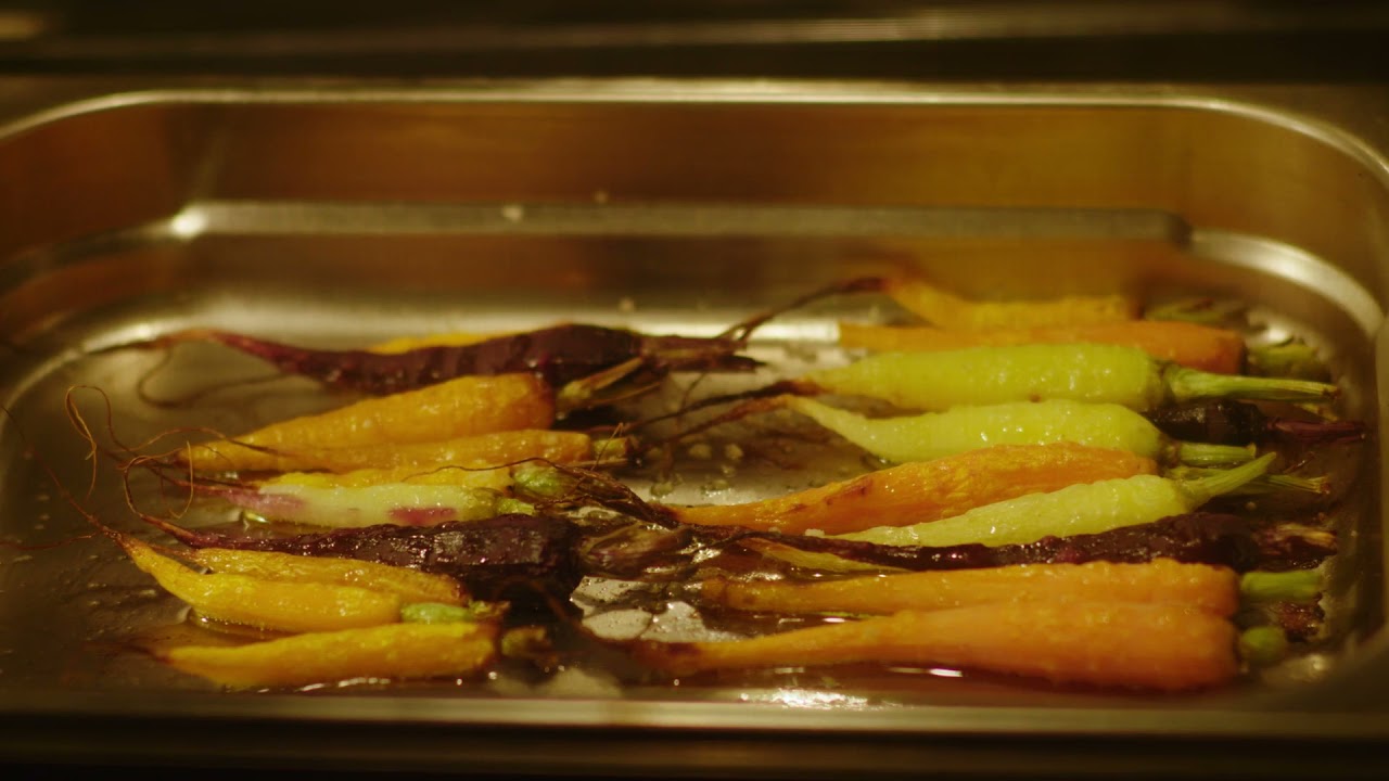 AEG. USE THE MY AEG KITCHEN APP TO CONTROL YOUR OVEN REMOTELY.