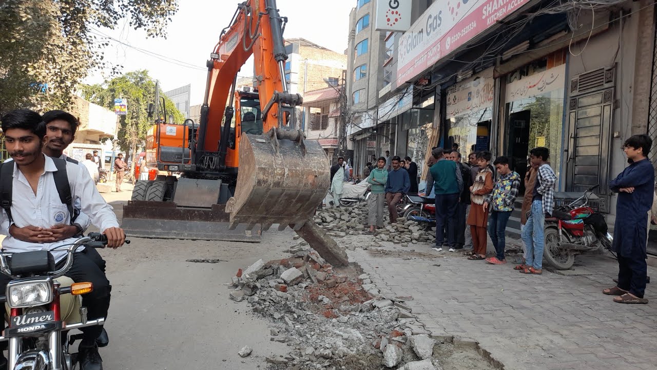 Okara Lala Zaar Colony Encroachment Against Government Action Grand Operation Viral Video Of Okara 😱