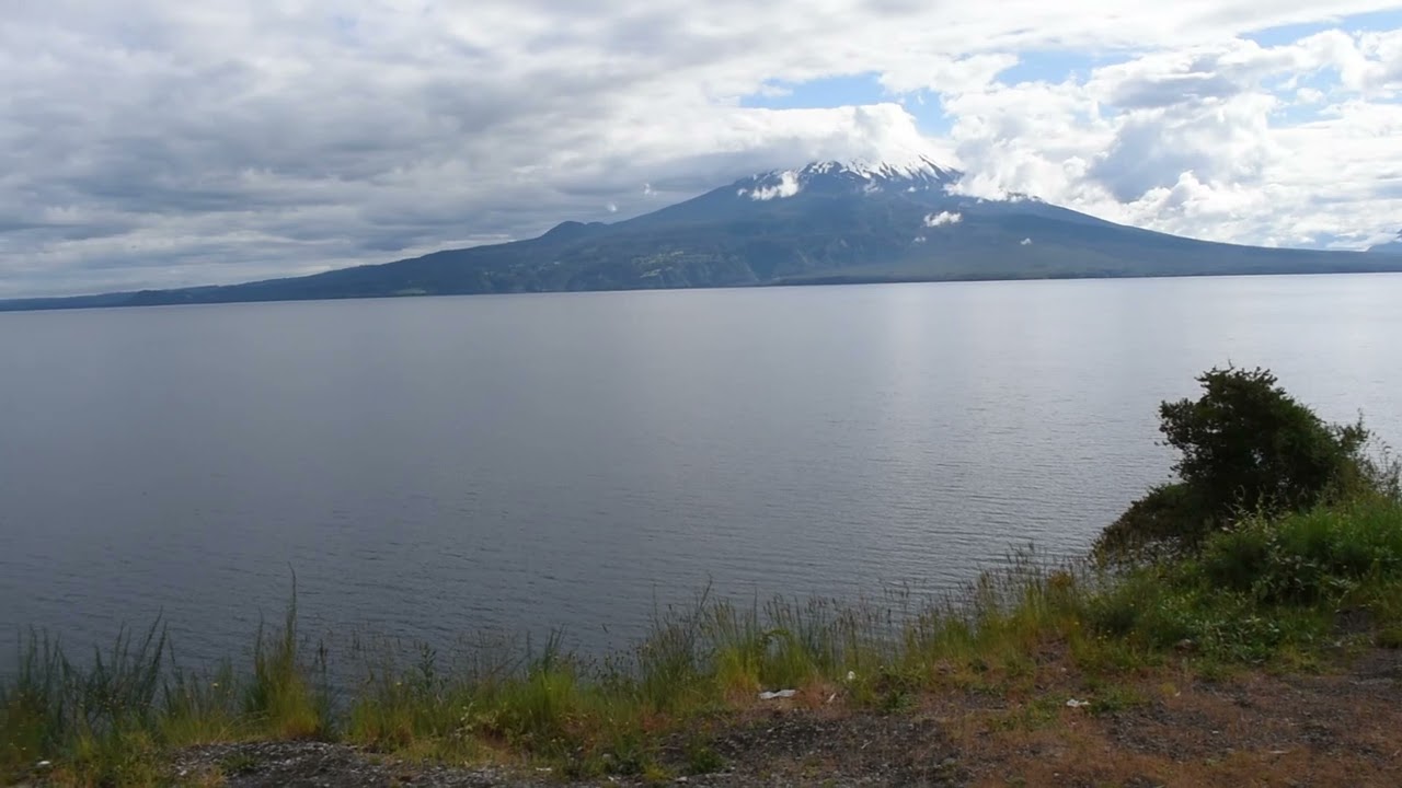 Lago Llanquihue y el Volcan Osorno - Chile