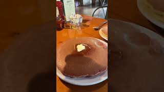 Hot #maplesyrup on #strawberrypancakes at Parker’s Maple Barn in Mason, NH