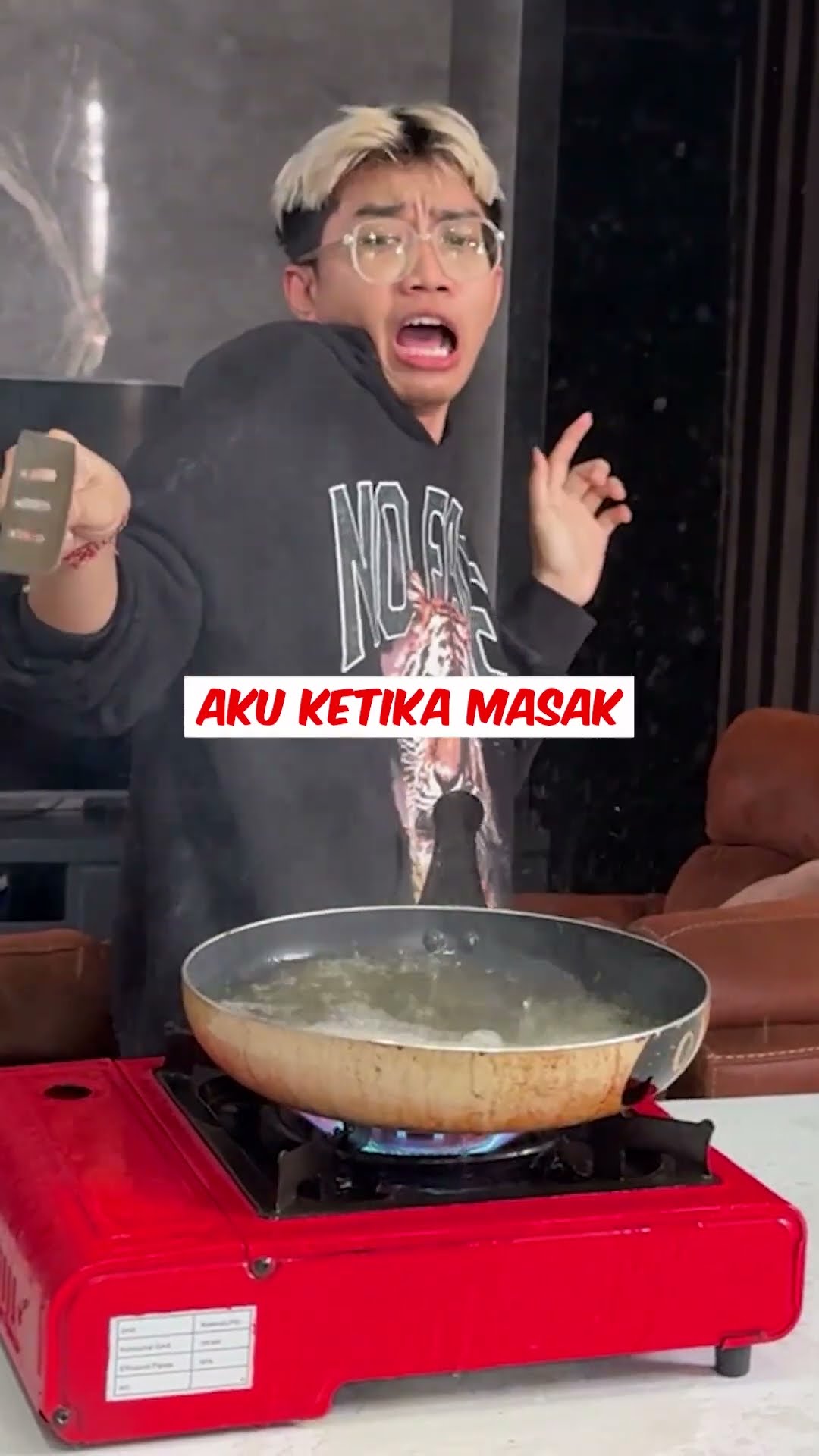 kita ketika menggoreng vs emak!