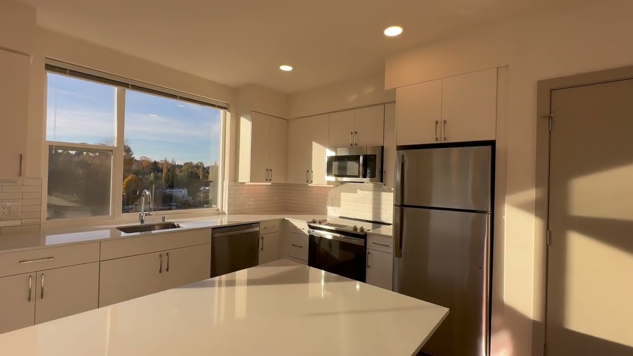 Red160 Apartments - Downtown Redmond - Unit W 407 B7 Renovated