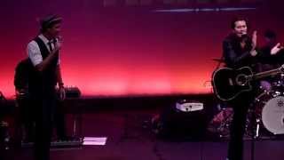 Video thumbnail of "Thank God I'm a Country Boy  - Luke O'Shea & Adam Harvey - Sydney Opera House - 15-5-2015"