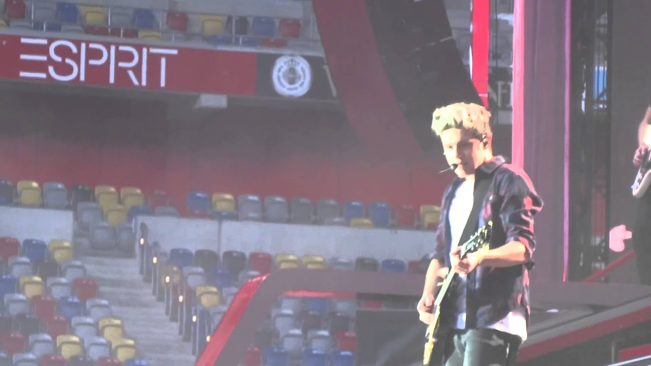 One Direction, Düsseldorf 2/7/14, Alive (focus Niall)