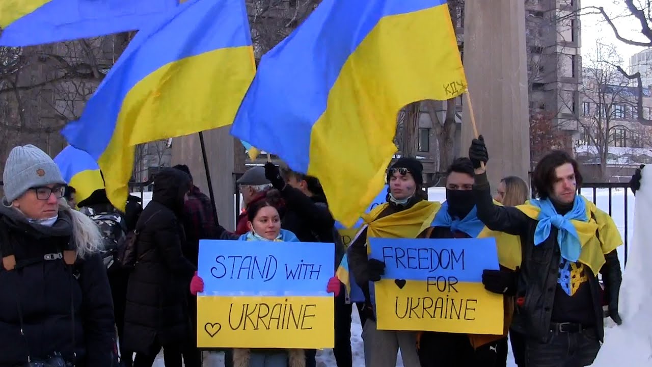 Montrealers rally in support of Ukraine
