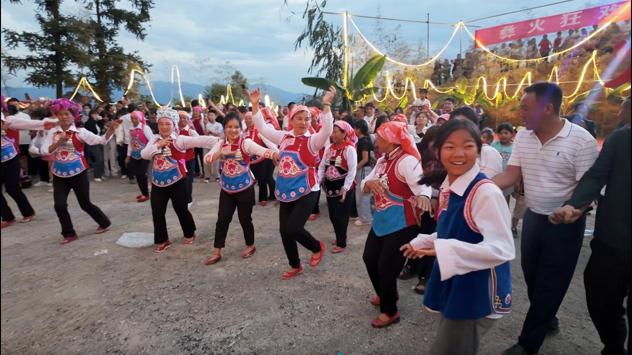 Репортаж с банкета ста столов на Празднике факелов народа И 【4K】