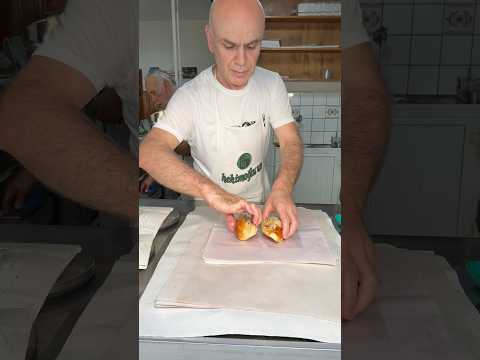 Makedon göçmenlerinin sabah kahvaltısı simit poğaça | Bursa’da Üsküp Pastanesi. #bursa #kahvaltı