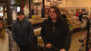 Metro Detroiters take on favorite spots for last minute shopping