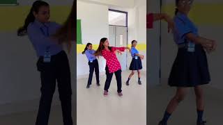 Shaky shaky / bollywood / dance / #dancer #song #videoshorts #youtubeshorts o