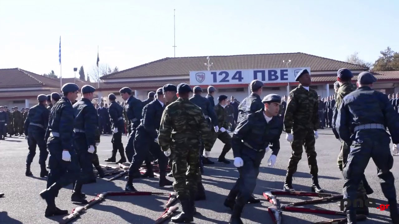 Εντυπωσιακή στρατιωτική επίδειξη της διμοιρίας επιδείξεων στην 124 ΠΒΕ στην Τρίπολη