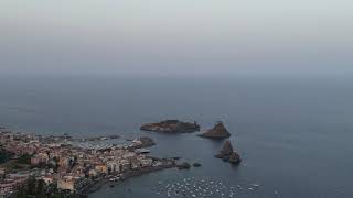 🚁 Aci Trezza e i Faraglioni di Verga: Sicilia vista dal DRONE